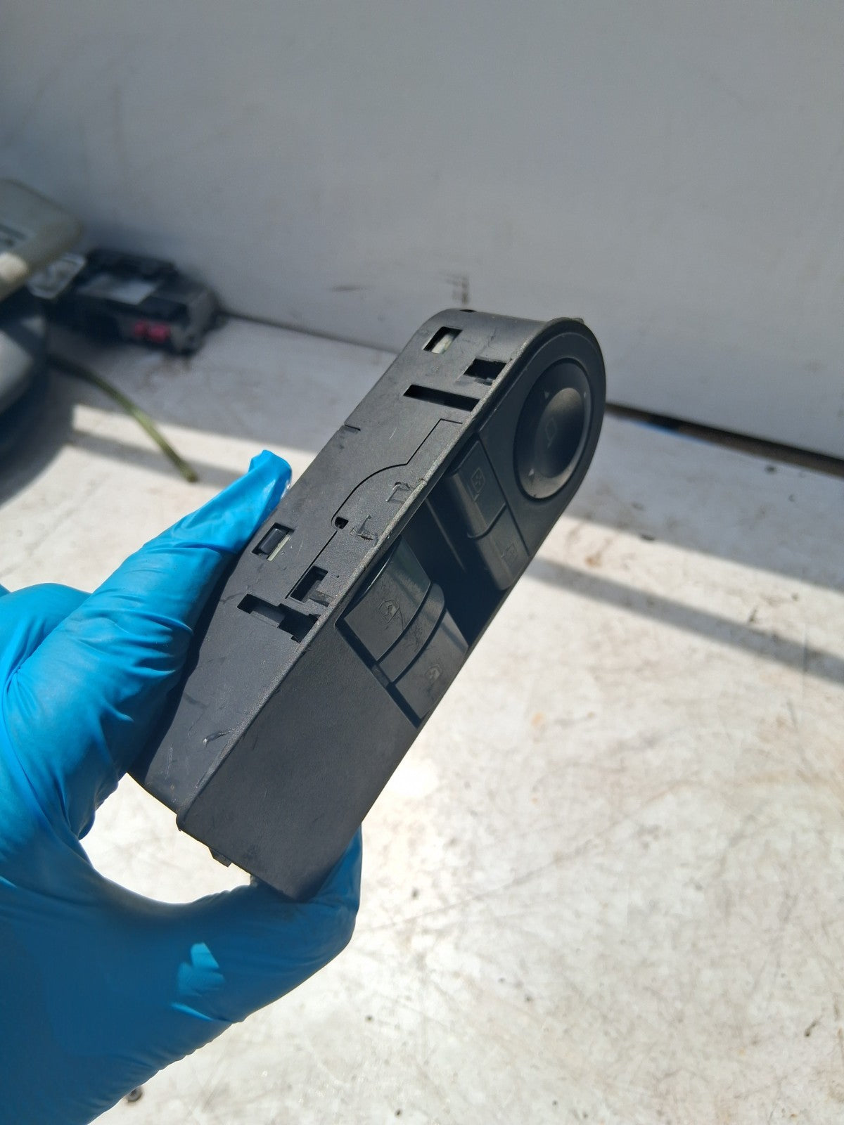 2008 VAUXHALL ZAFIRA B OSF DRIVER SIDE FRONT RIGHT WINDOW SWITCH 13228706