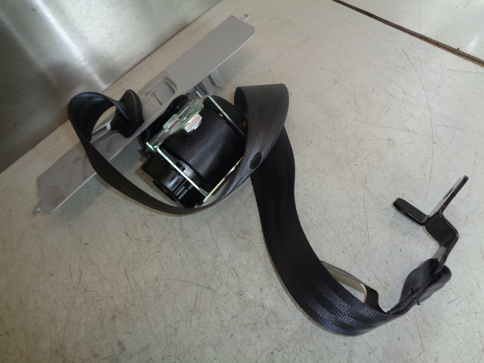 VAUXHALL CORSA E MK4 2018 OSF DRIVER SIDE FRONT DOOR SEAT BELT 13427741
