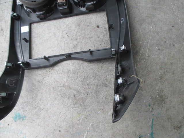 NISSAN NOTE E12 2015 CENTER AIR VENT RADIO SURROUND 682603VV0A