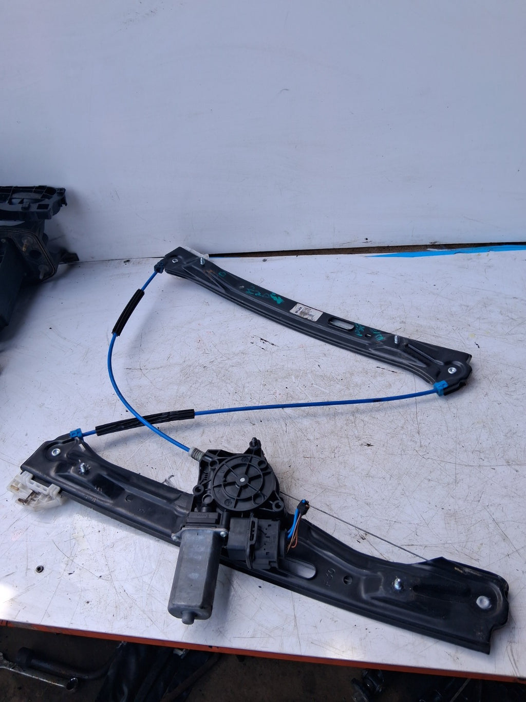 2013 FORD MONDEO NSF PASSENGER SIDE FRONT WINDOW REGULATOR AND MOTOR 13262410