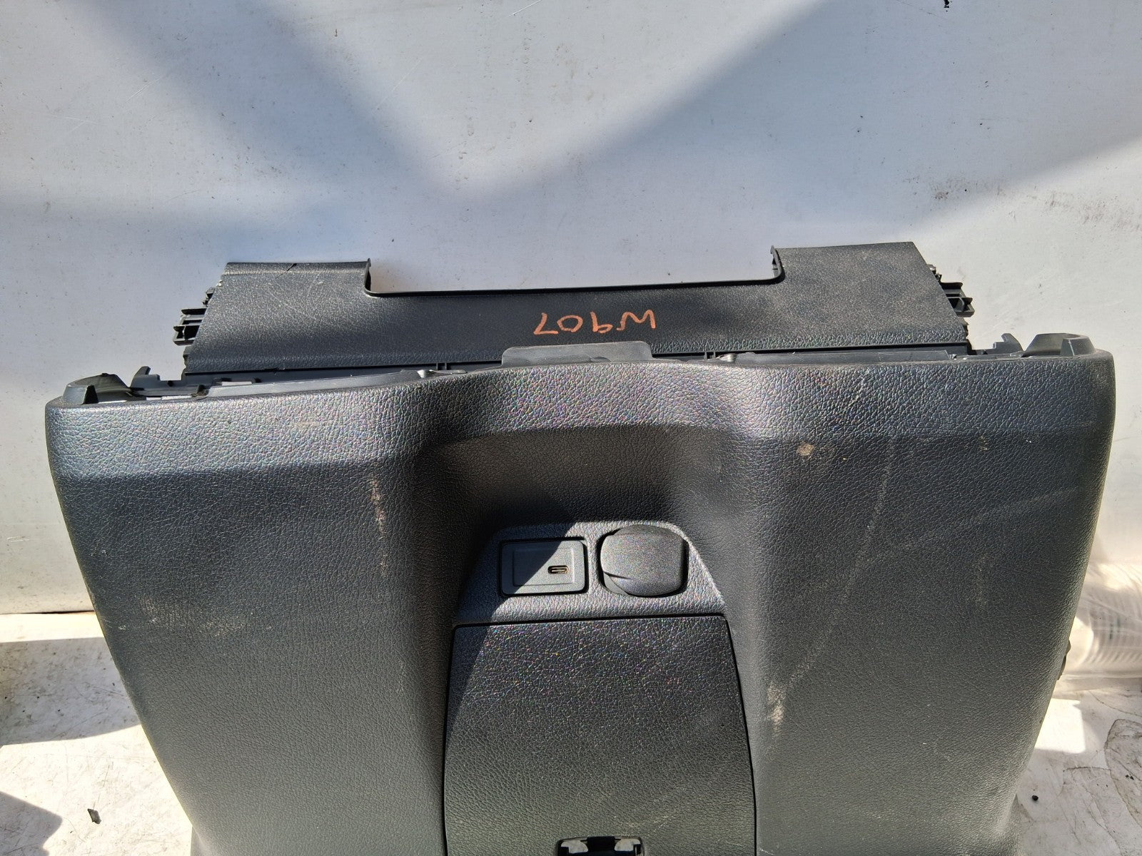 2020 MERCEDES BENZ SPRINTER W907 CENTER CONSOLE DASHBOARD TRIM A9106802601