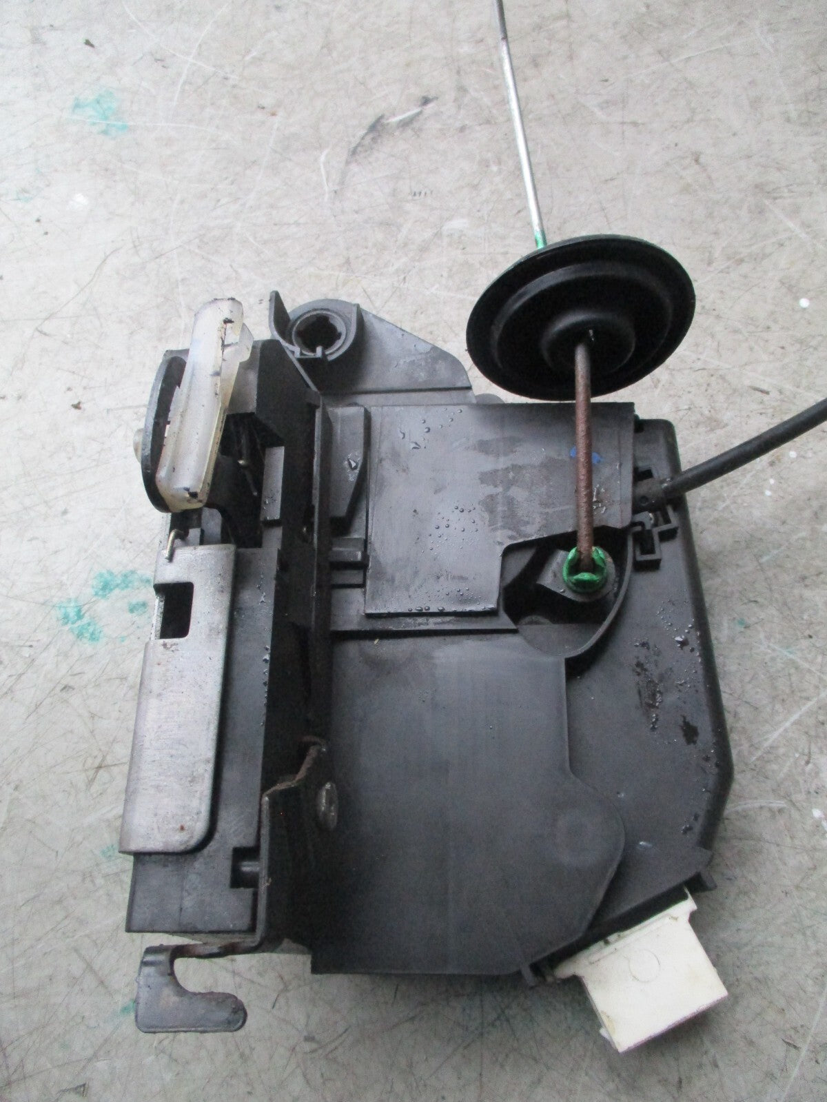 2010 MINI COOPER REAR DOOR LOCK MECHANISM A04831
