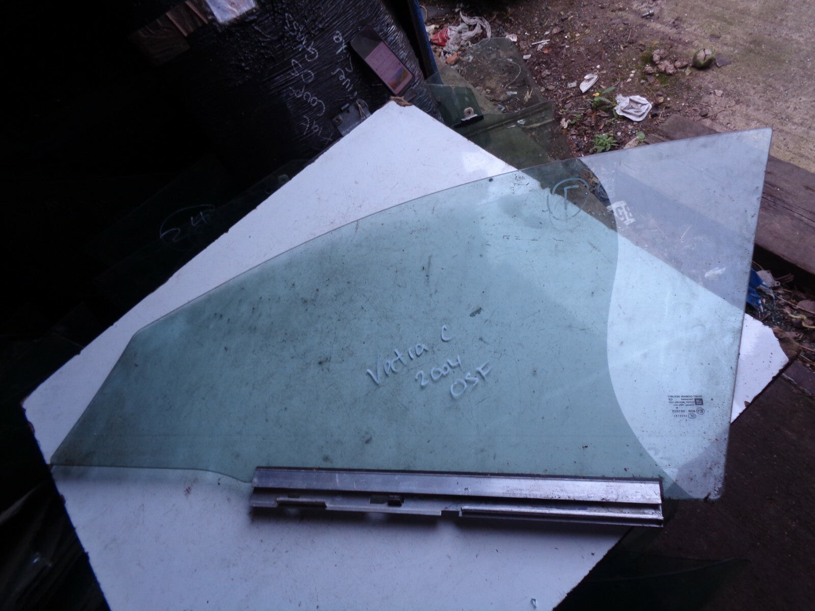 VAUXHALL VECTRA C OSF DRIVER SIDE FRONT DOOR WINDOW GLASS