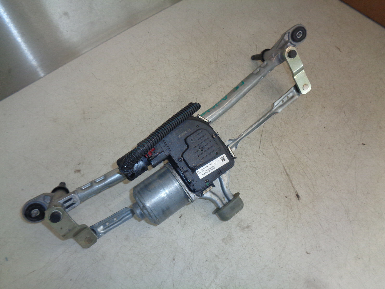 CITROEN C5 AIRCROSS 2019 FRONT WINDSCREEN WIPER MOTOR  LINKAGES 9824762380