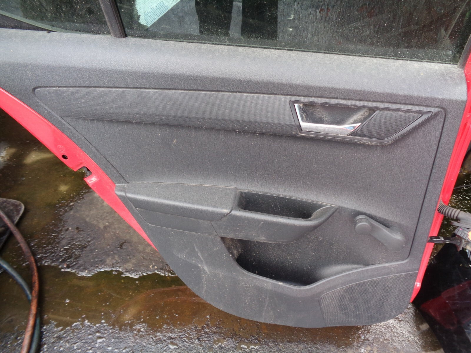 SKODA FABIA 2018 MK3 NJ NSR PASSENGER SIDE REAR COMPLETE DOOR RED DAMAGED