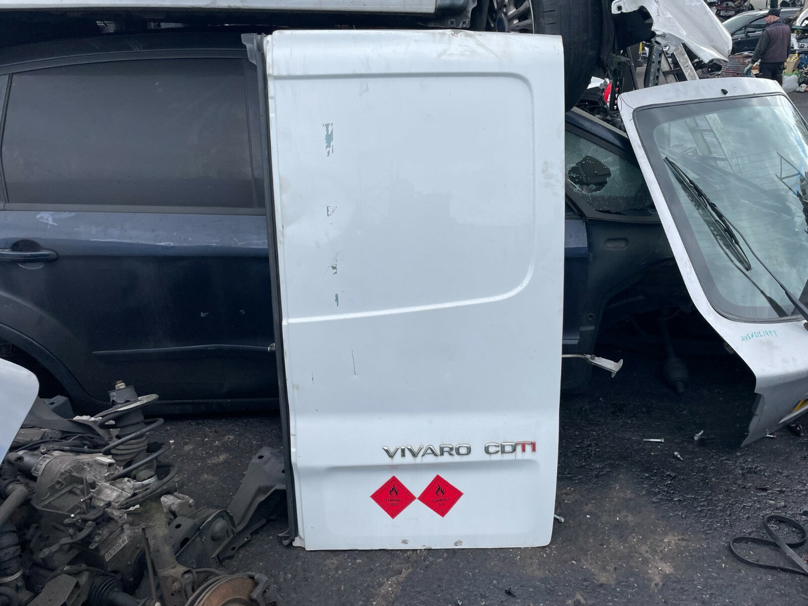 VAUXHALL VIVARO MK1 2007 OSR DRIVER SIDE REAR DOOR WHITE
