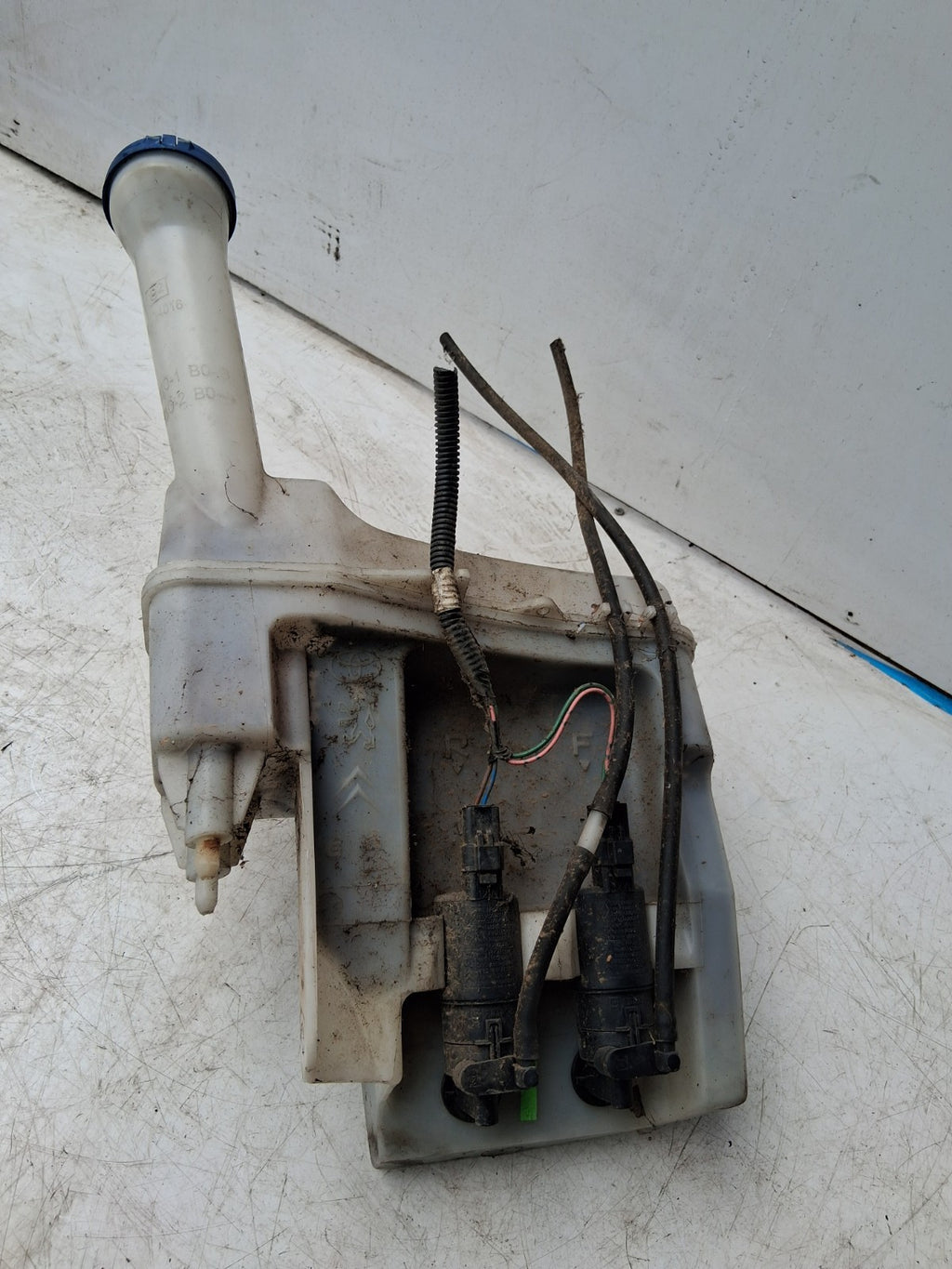 2008 CITROEN C1 MK1 FRONT WINDSCREEN WASHER WATER BOTTLE TANK