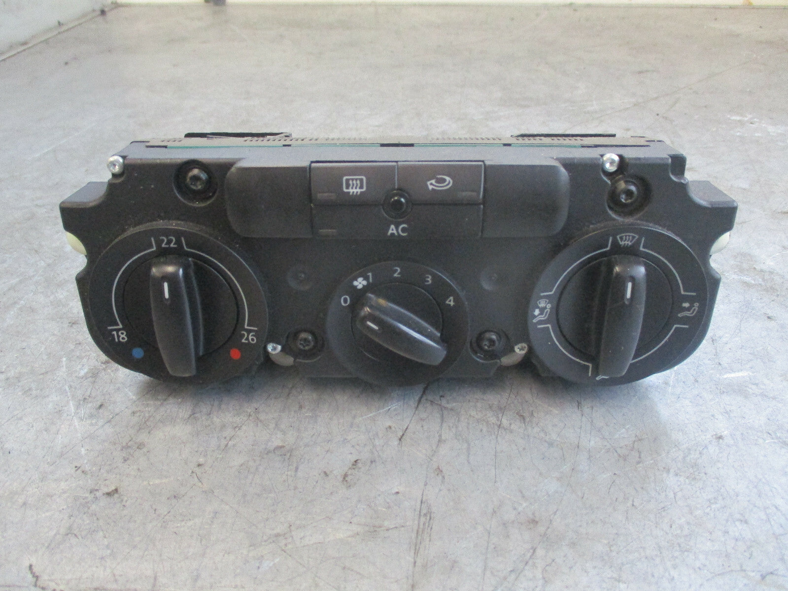 VOLKSWAGEN VW GOLF MK5 2008 AC AIR CON HEATER CONTROL PANEL 1K2820045B
