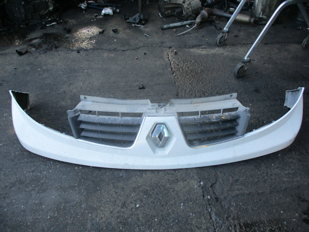RENAULT TRAFIC MK2 FACELIFT 2014 FRONT BUMPER GRILL TRIM PANEL IN WHITE