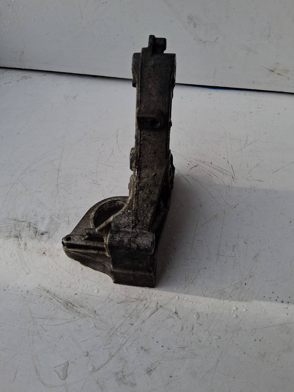 MERCEDES BENZ A CLASS GEARBOX DRIVE SHAFT MOUNT A2822232600