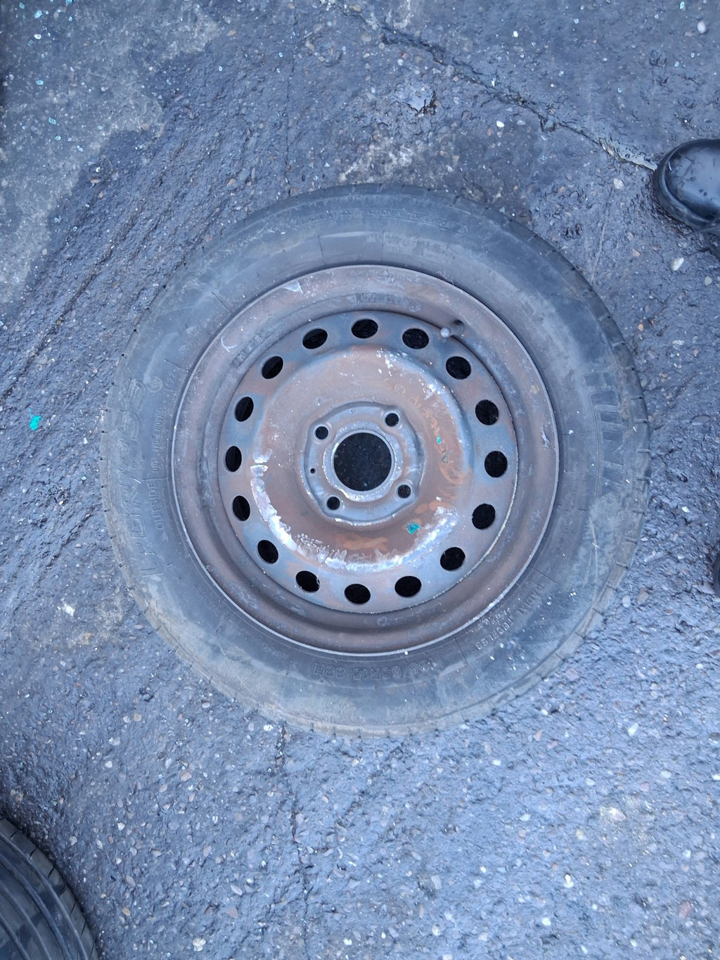 2005 NISSAN ALMERA MK2 15 INCH STEEL WHEEL WITH TYRE 185/65R15