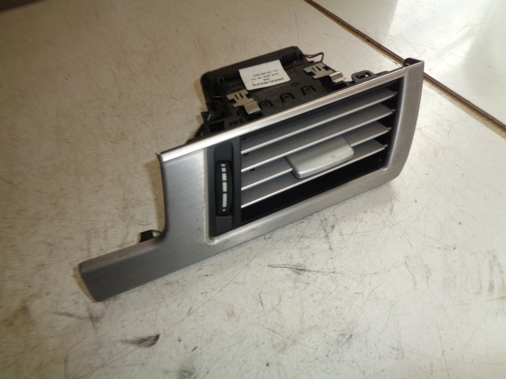 MERCEDES BENZ E CLASS W212 FRONT DRIVER SIDE DASHBOARD AIR VENT 2128204004