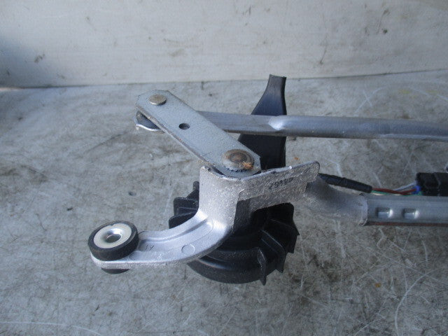 2019 MAJDA 2 FRONT WINDSCREEN WIPER MOTOR & LINKAGE D0916737X