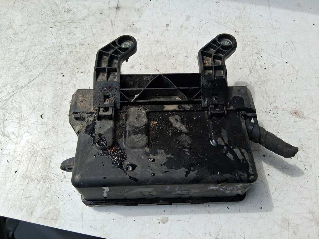 2016 VOLVO V40 1.6 DIESEL FUSE BOX RELAY ASSEMBLY