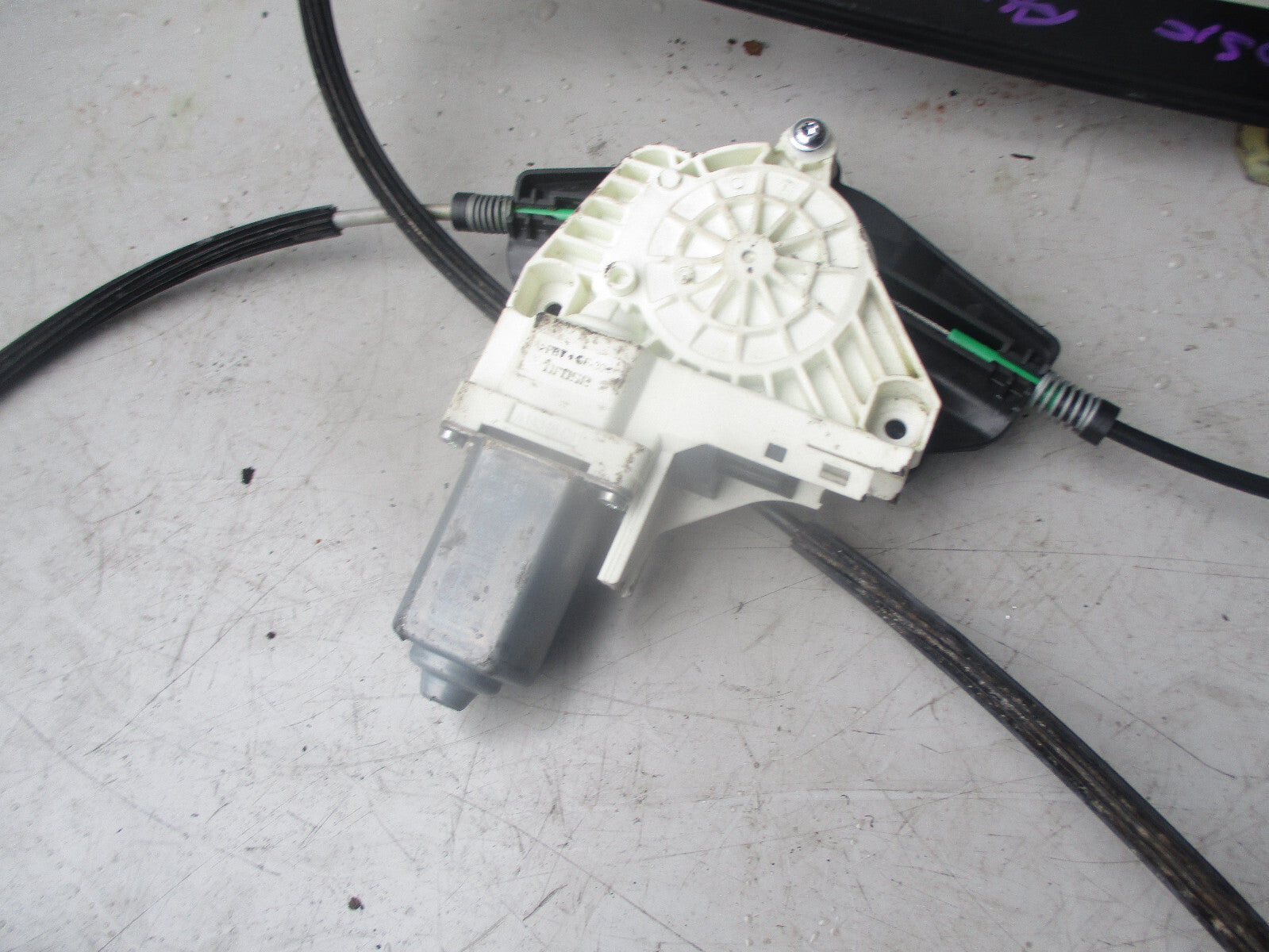 AUDI A4 B8 2013 OSF DRIVER SIDE FRONT WINDOW REGUATOR & MOTOR 8K0959801A