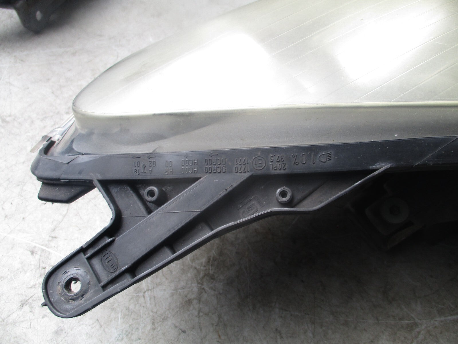2005 VAUXHALL ASTRA H NSF PASSENGERS SIDE HEADLIGHT 1LG270370-33