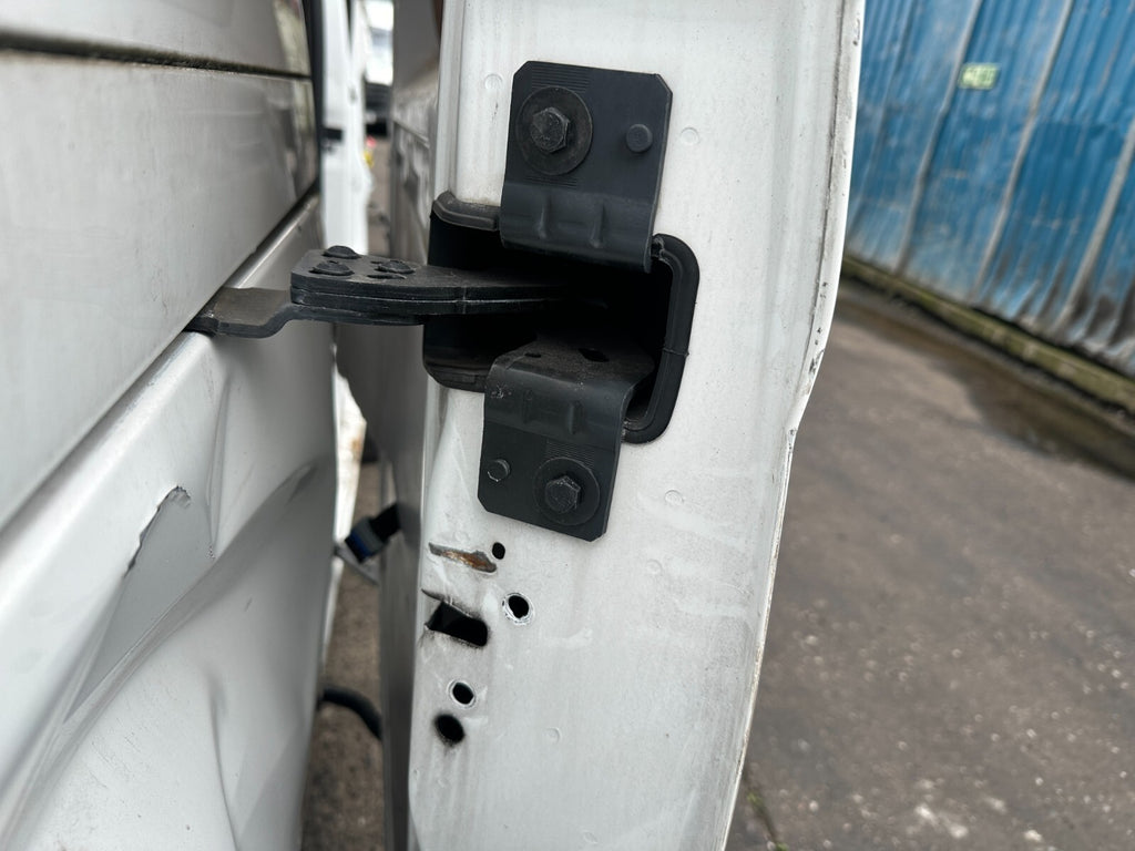 2020 VAUXHALL VIVARO MK3 OS DRIVER SIDE LOADING SLIDING DOOR COMPLETE WHITE
