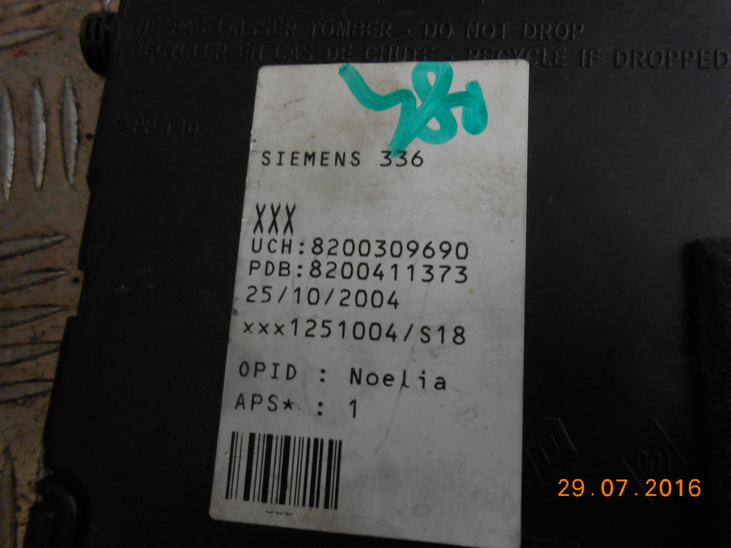 RENAULT MEGANE SCENIC MK2 2006 1.6 16V BSI FUSE BOX MODULE 8200309690
