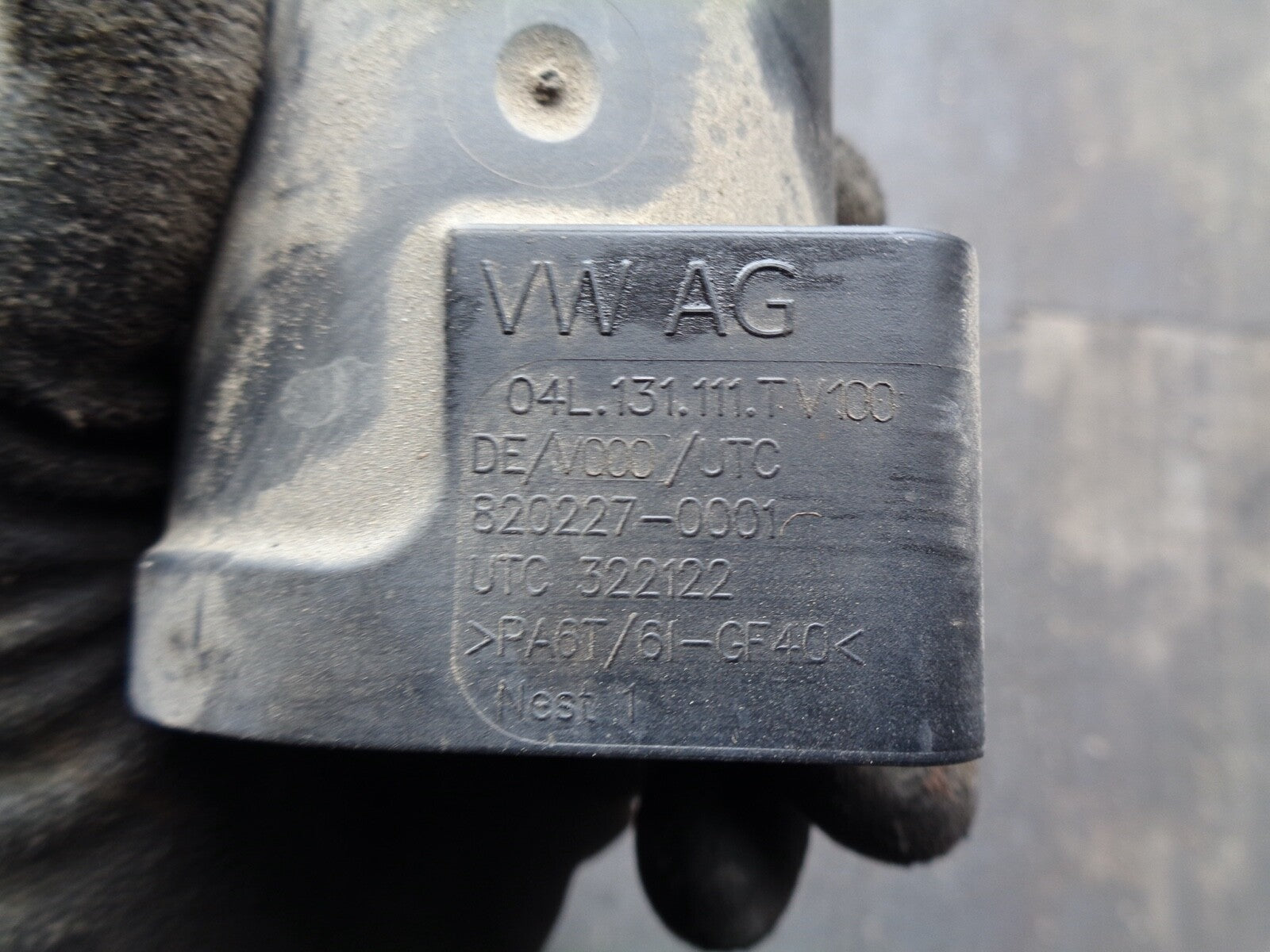 VW VOLKSWAGEN GOLF 2.0 TDI MK7 ENGINE TURBO PIPE HOUSE 04L 131 111