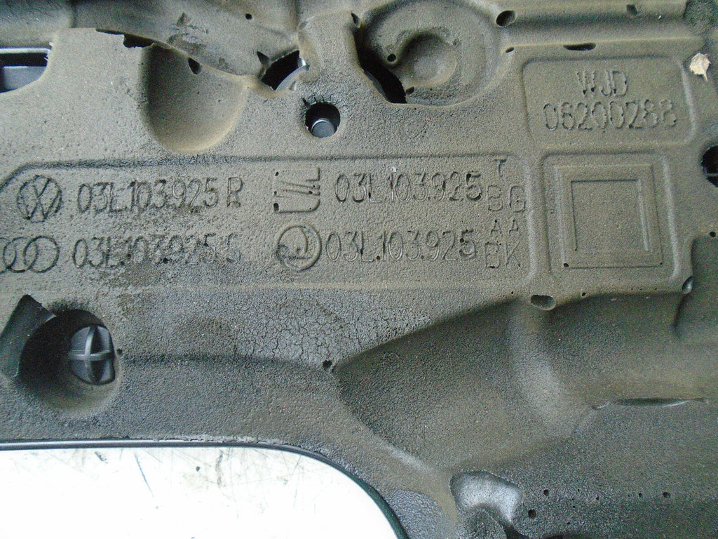 AUDI Q3 2017 2.0 TDI DIESEL ENGINE COVER 03L103925S