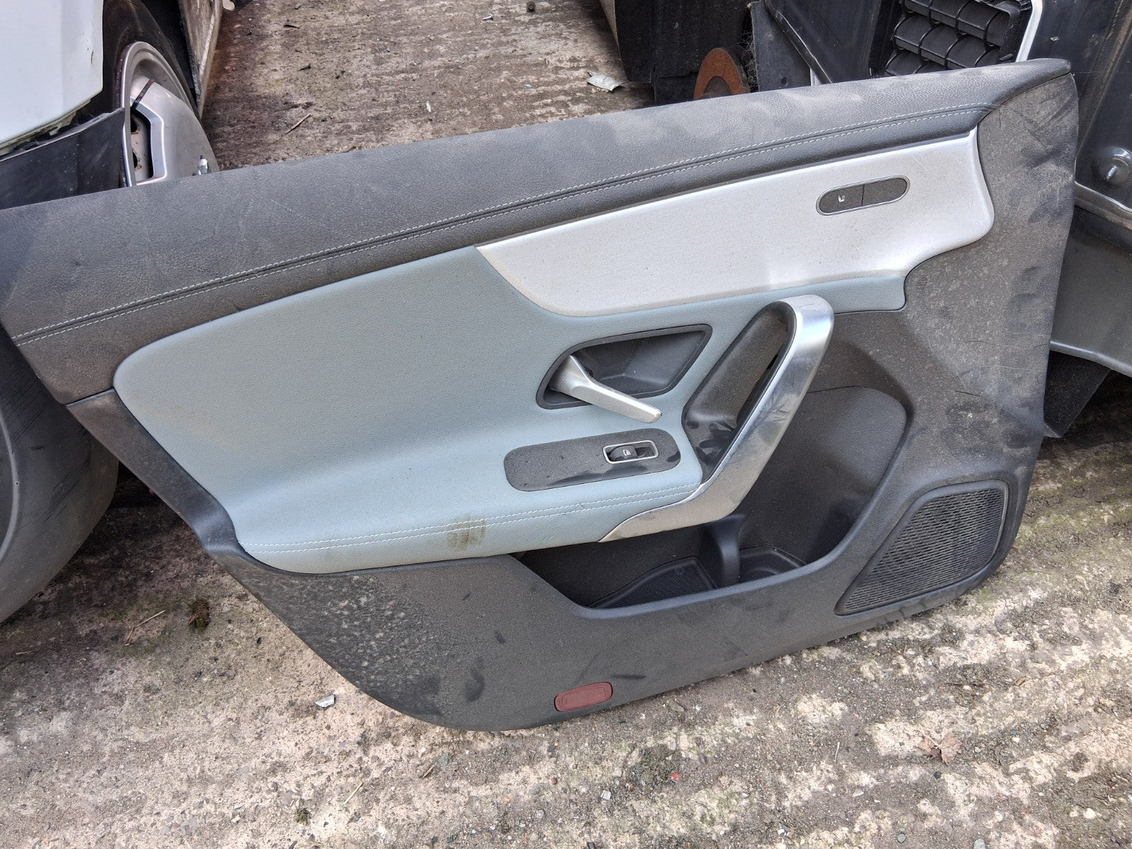2023 MERCEDES CLA C118 NSF PASSENGER SIDE FRONT LEFT DOOR CARD PANEL A1187209100