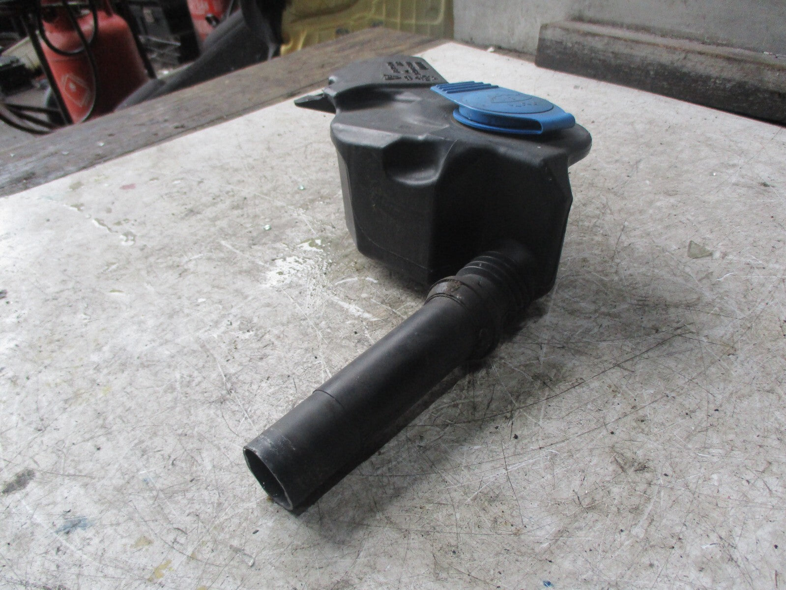 AUDI A6 2017 WIND SCREEN WASHER BOTTLE TANK 4C2955462