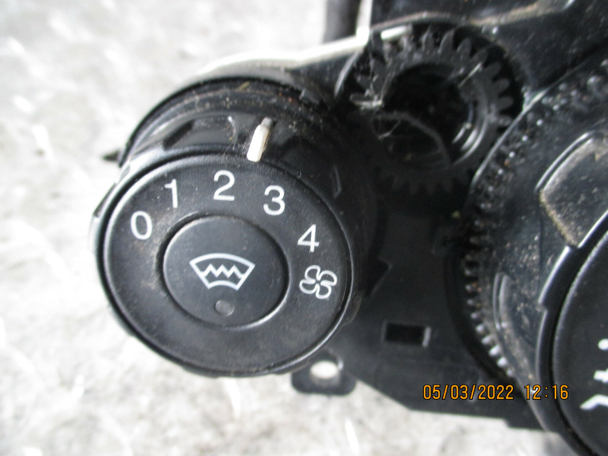 FORD FIESTA 2011 MK7 HEATER CLIMATE CONTROL AC SWITCHES PANEL 8A6118549