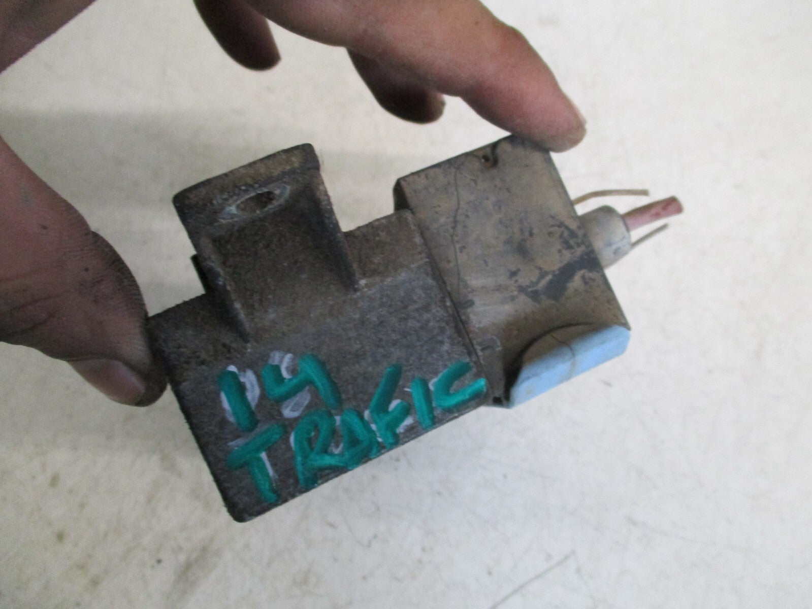 VAUXHALL VIVARO MK1 2014 2.0 DIESEL GLOW PLUG RELAY 8200558438A