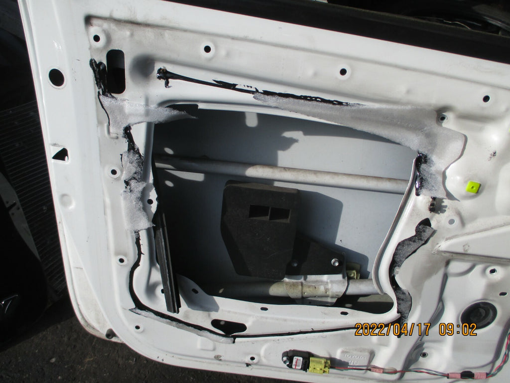 PEUGEOT 107 2007 NSF FRONT PASSENGER SIDE COMPLETE DOOR