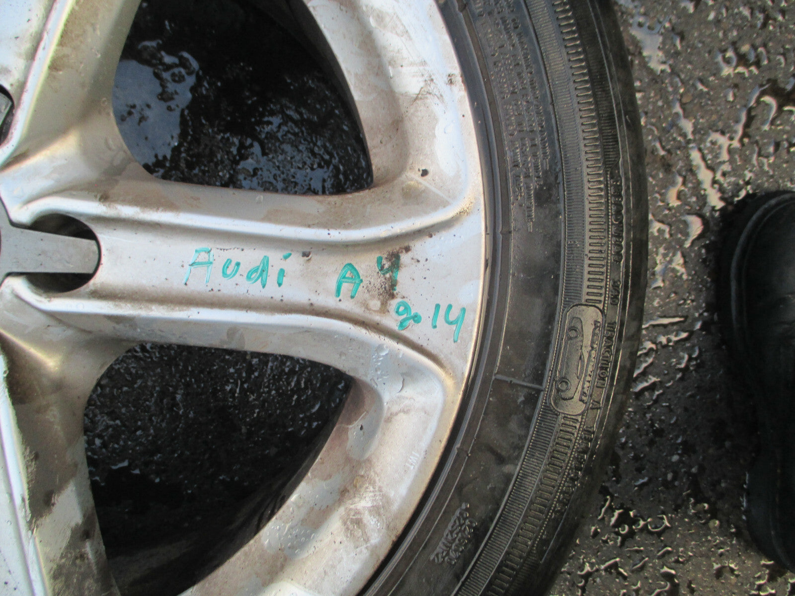 AUDI A4 B8 2014 17 INCH 5 SPOKE ALLOY WHEEL WITH TYRE 225/50R17 REF3
