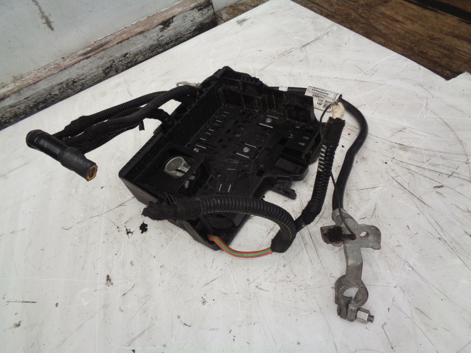 VAUXHALL CORSA E 2018 1.4 PETROL BATTERY TERMINAL FUSE BOX AND COVER 13491092