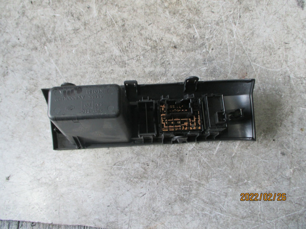 NISSAN MICRA 2006 MK3 HEADLIGHT SWITCH AND WING MIRROR CONTROL 68485AX600