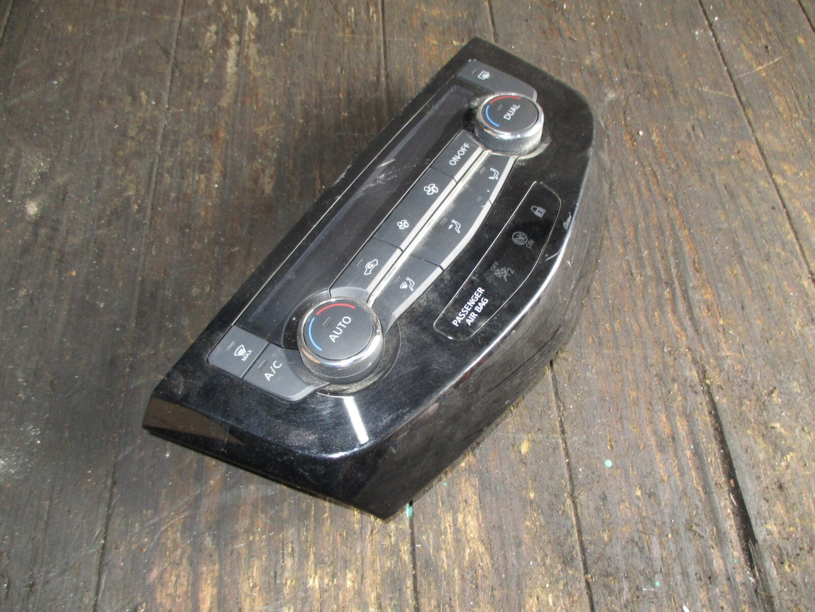 NISSAN QASHQAI J11 MK2 2021 HEATER AC CLIMATE CONTROL SWITCH 27500HV00A