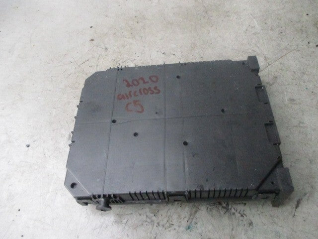 VAUXHALL CORSA FUSE RELAY BOX 2015DJ3828