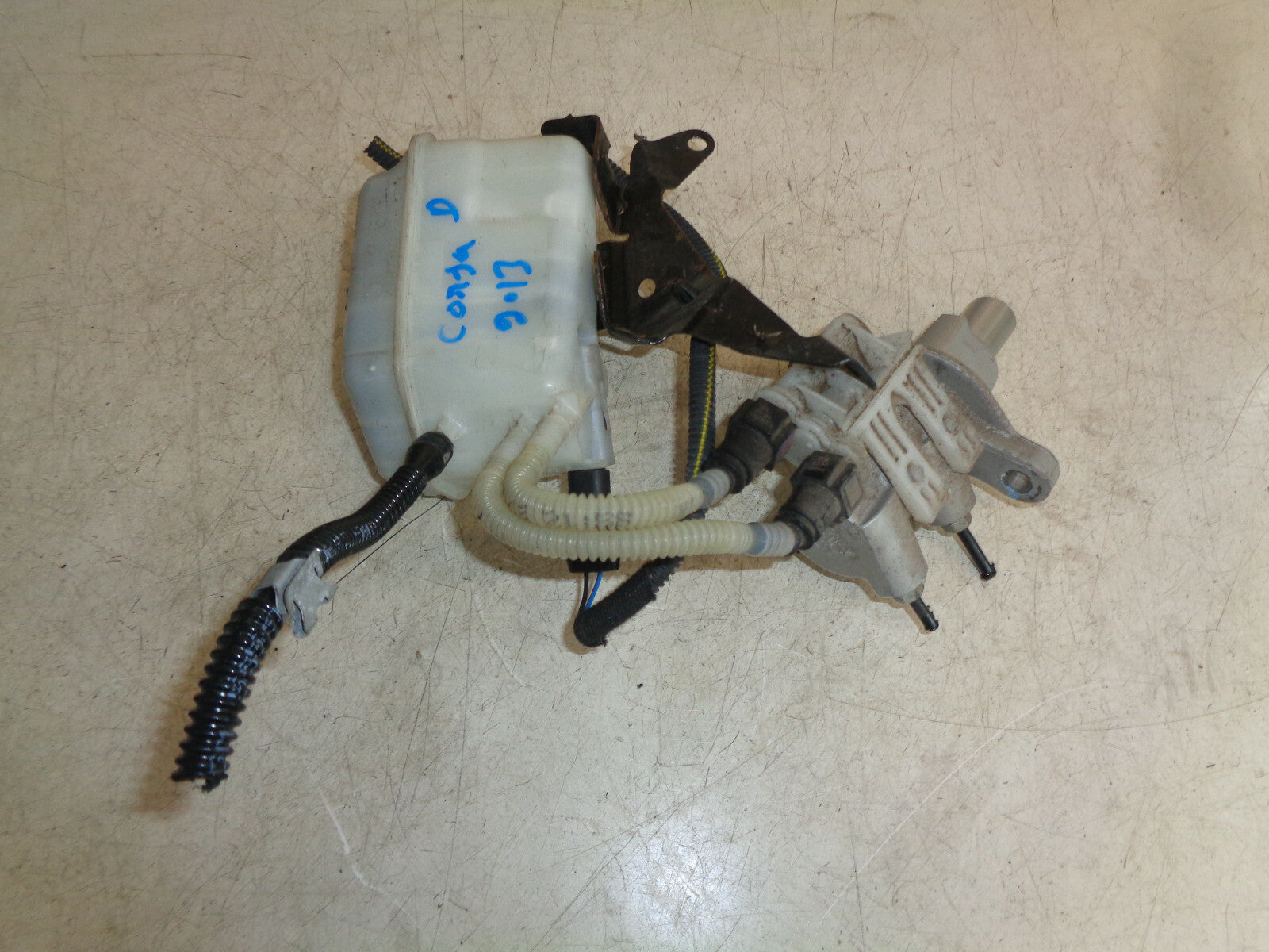 VAUXHALL CORSA D 2013 BRAKE MASTER CYLINDER RESERVOIR
