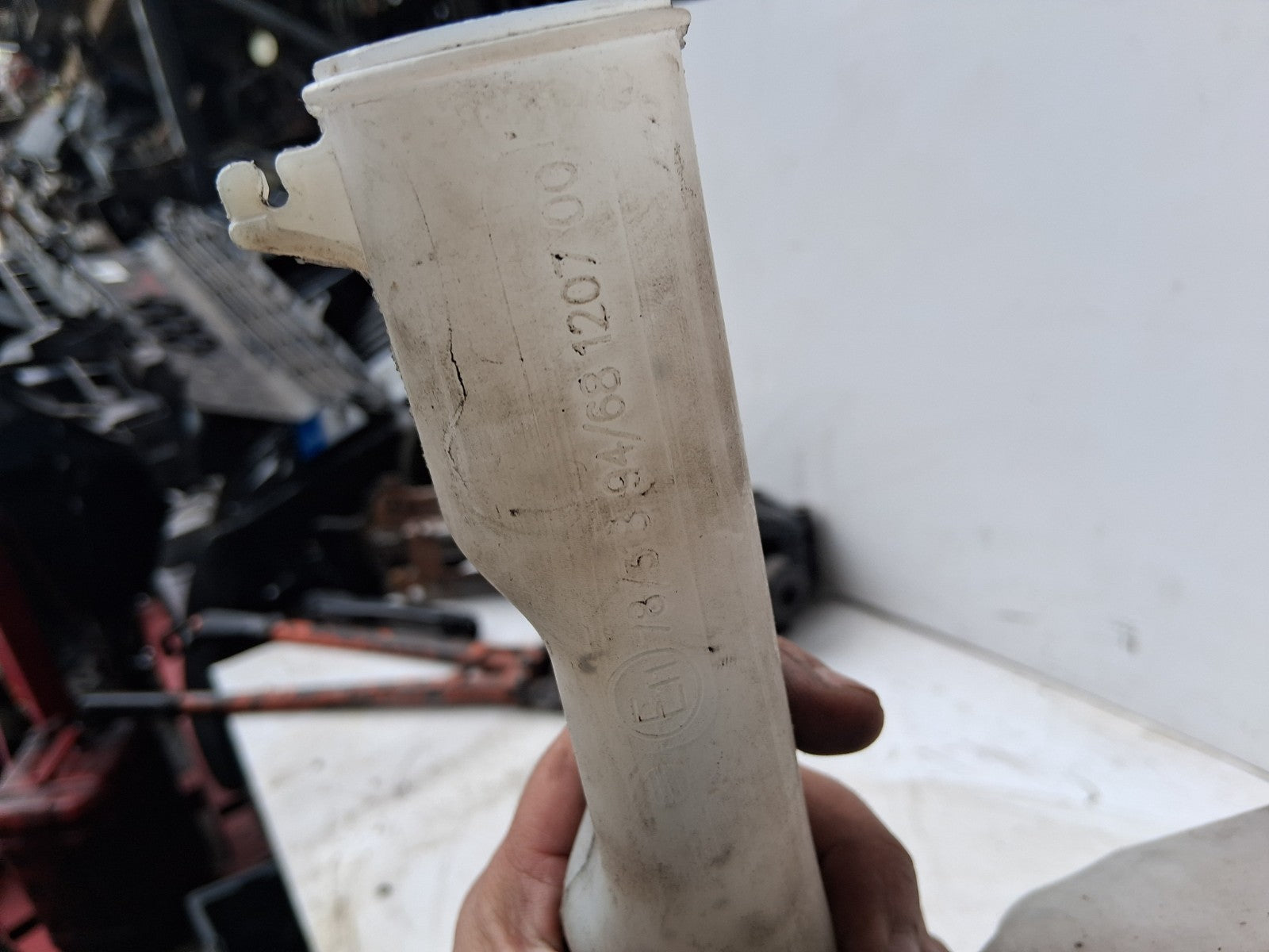 2014 FORD FIESTA MK7 FRONT WINDSCREEN WASHER BOTTLE TANK RESERVOIR