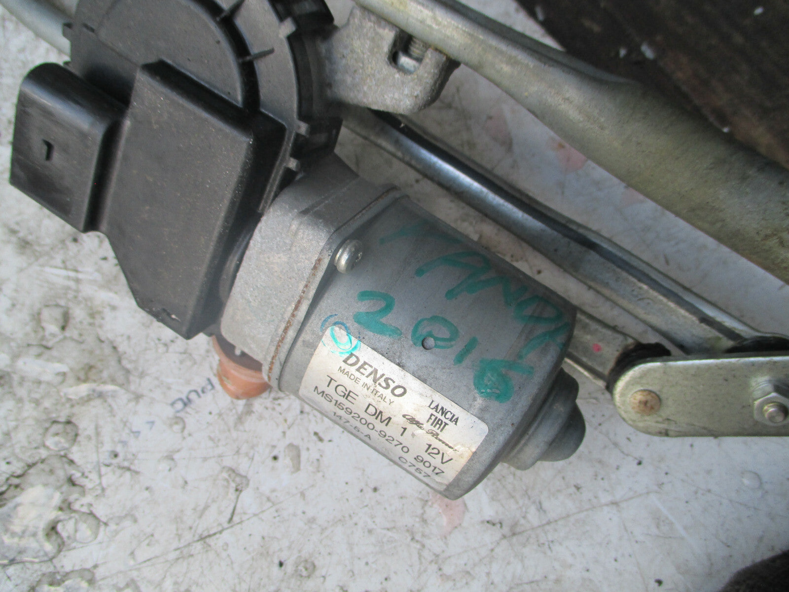 FIAT PANDA 2016 HATCHBACK FRONT WINDSCREEN WIPER MOTOR LINKAGES