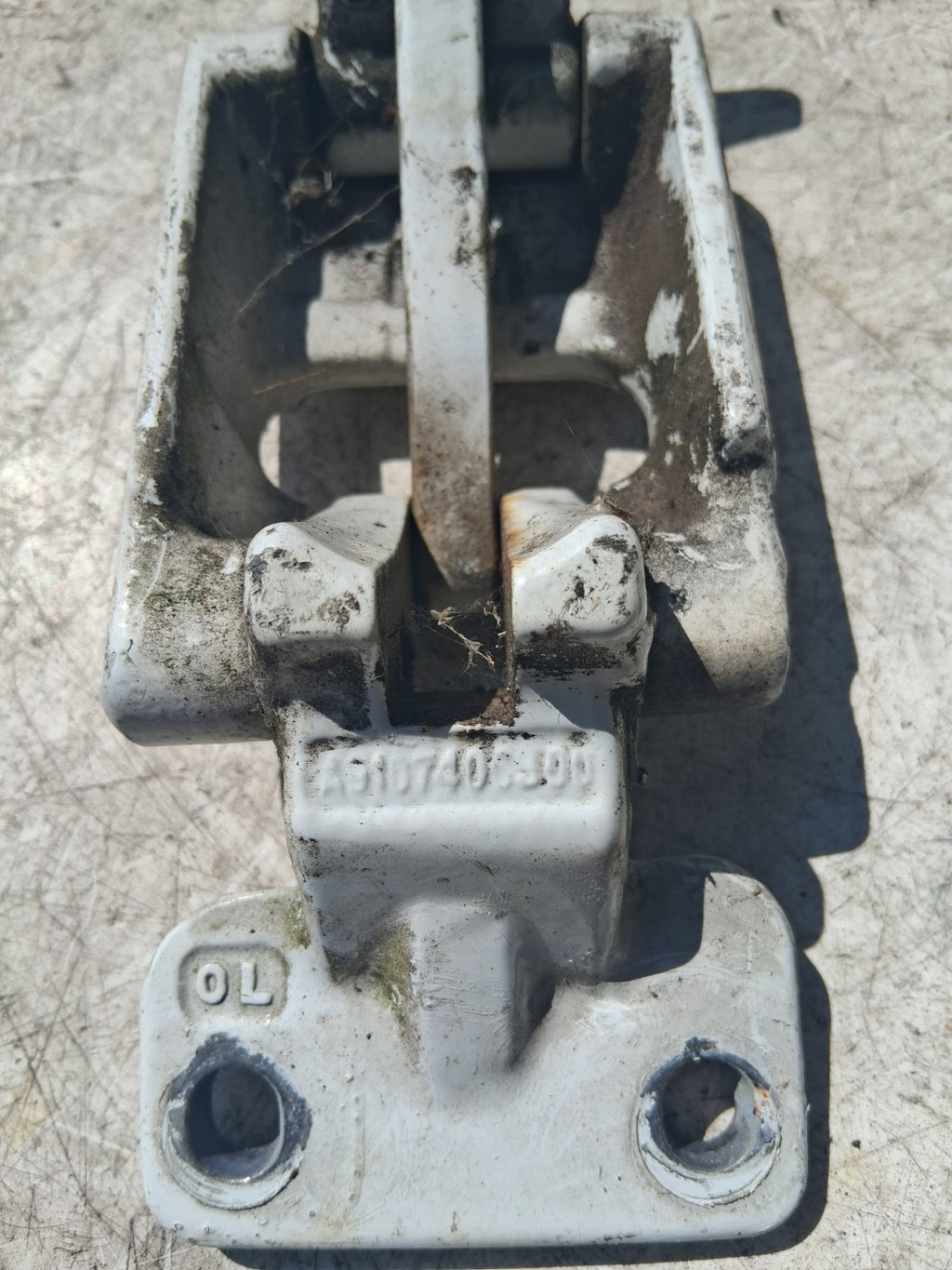 MERCEDES BENZ SPRINTER 2022 W907 NSR PASSENGER REAR DOOR HINGE PAIR A9107406500