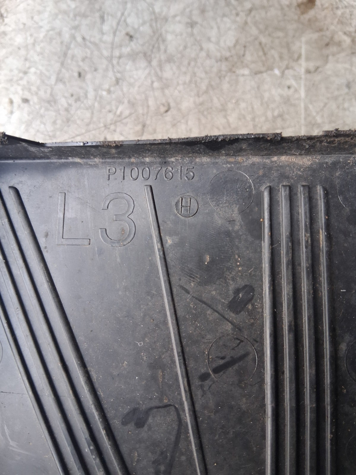 2021 VAUXHALL VIVARO BATTERY TRAY P1007615