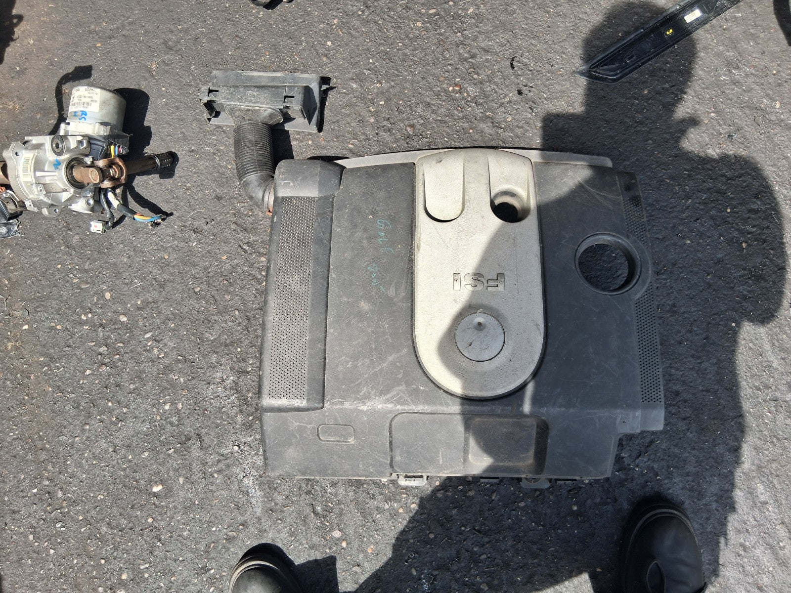 VW VOLKSWAGEN GOLF 2005 MK5 ENGINE COVER TOP LID 03C129607K
