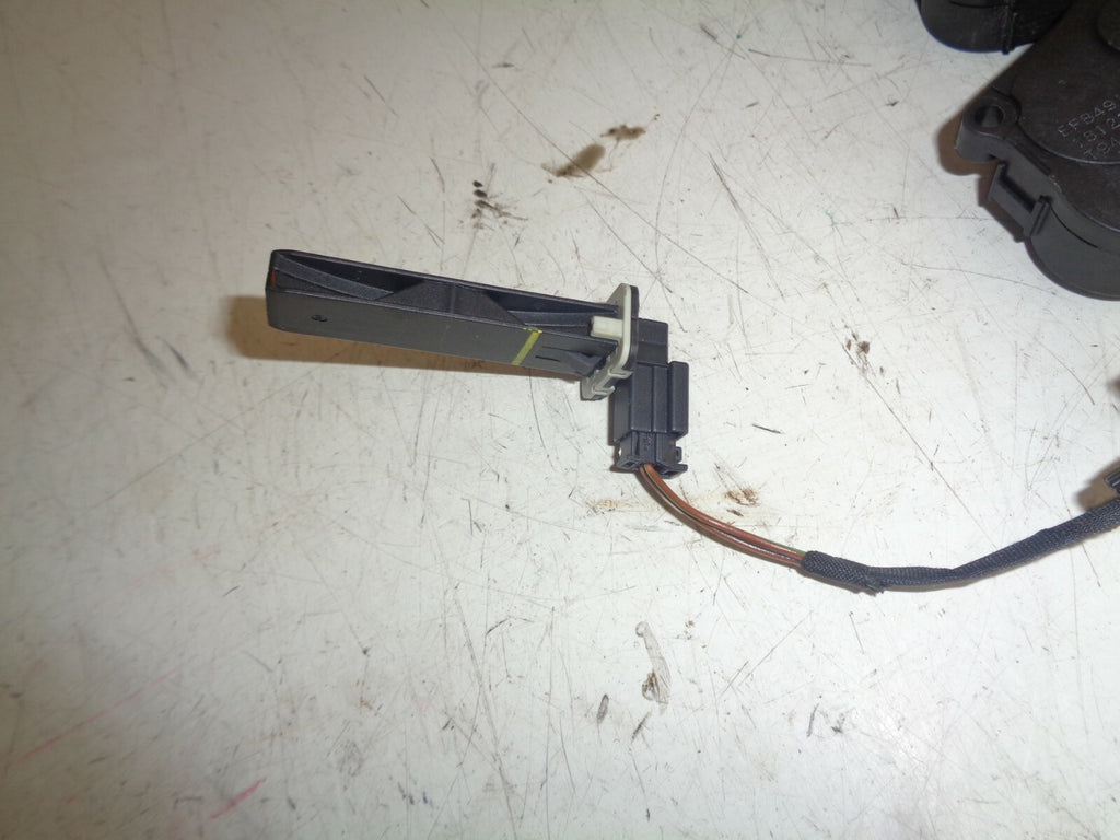 BMW 3 SERIES F30 2015 AIR VENT CONTROL FLAP MOTOR T946104A