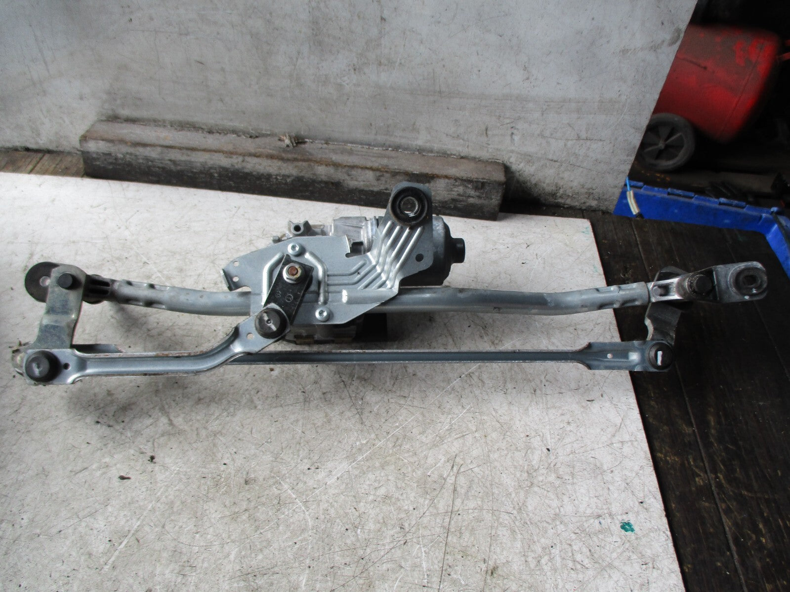 AUDI A6 C7 2016 FRONT WINDSCREEN WIPER MOTOR LINKAGES 4G2955023C