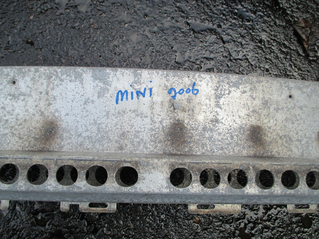BMW MINI COOPER R50 2006 1.6 PETROL FRONT BUMPER REINFORCEMENT BAR