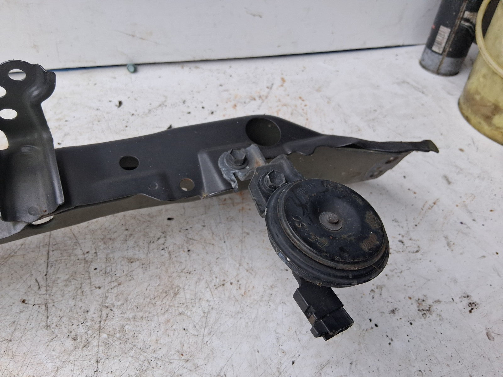 2019 TOYOTA C-HR CHR FRONT BUMPER BAR METAL BAR 865200D050