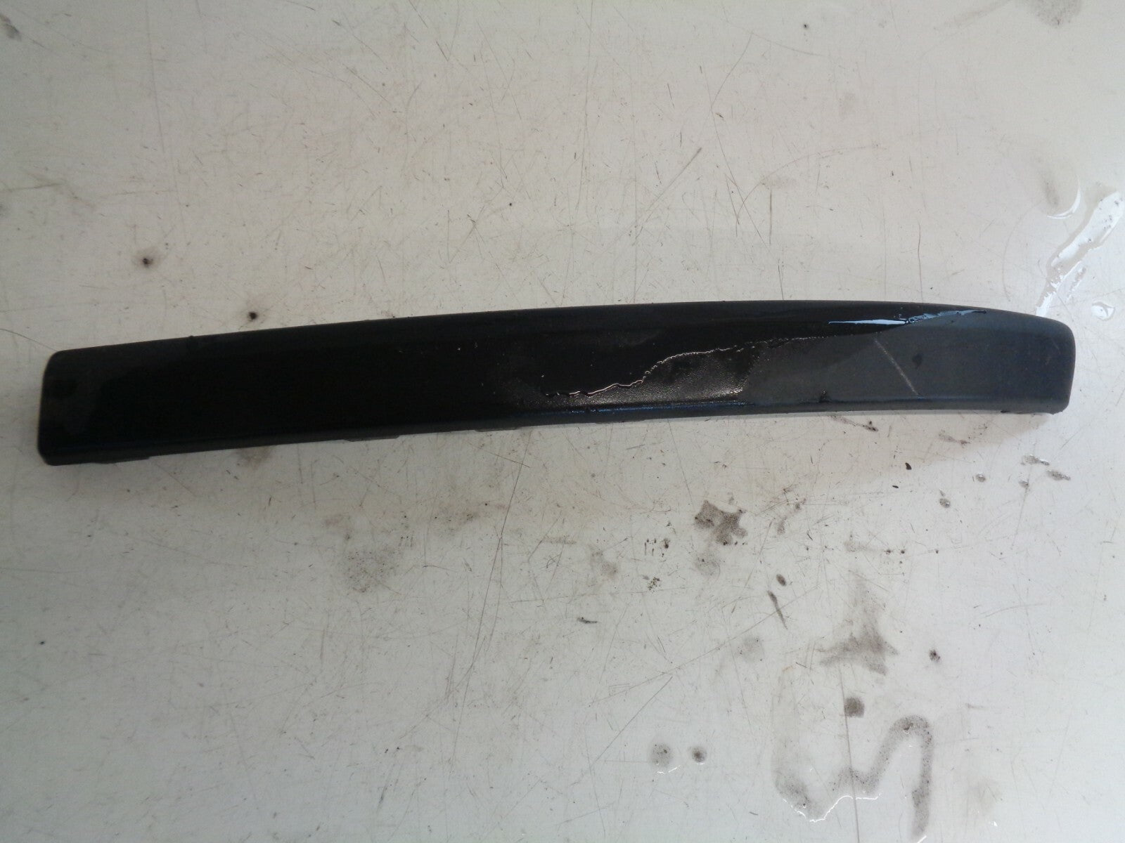 RENAULT CLIO MK3 05-09 NS FRONT PASSENGER SIDE BUMPER MOULDING
