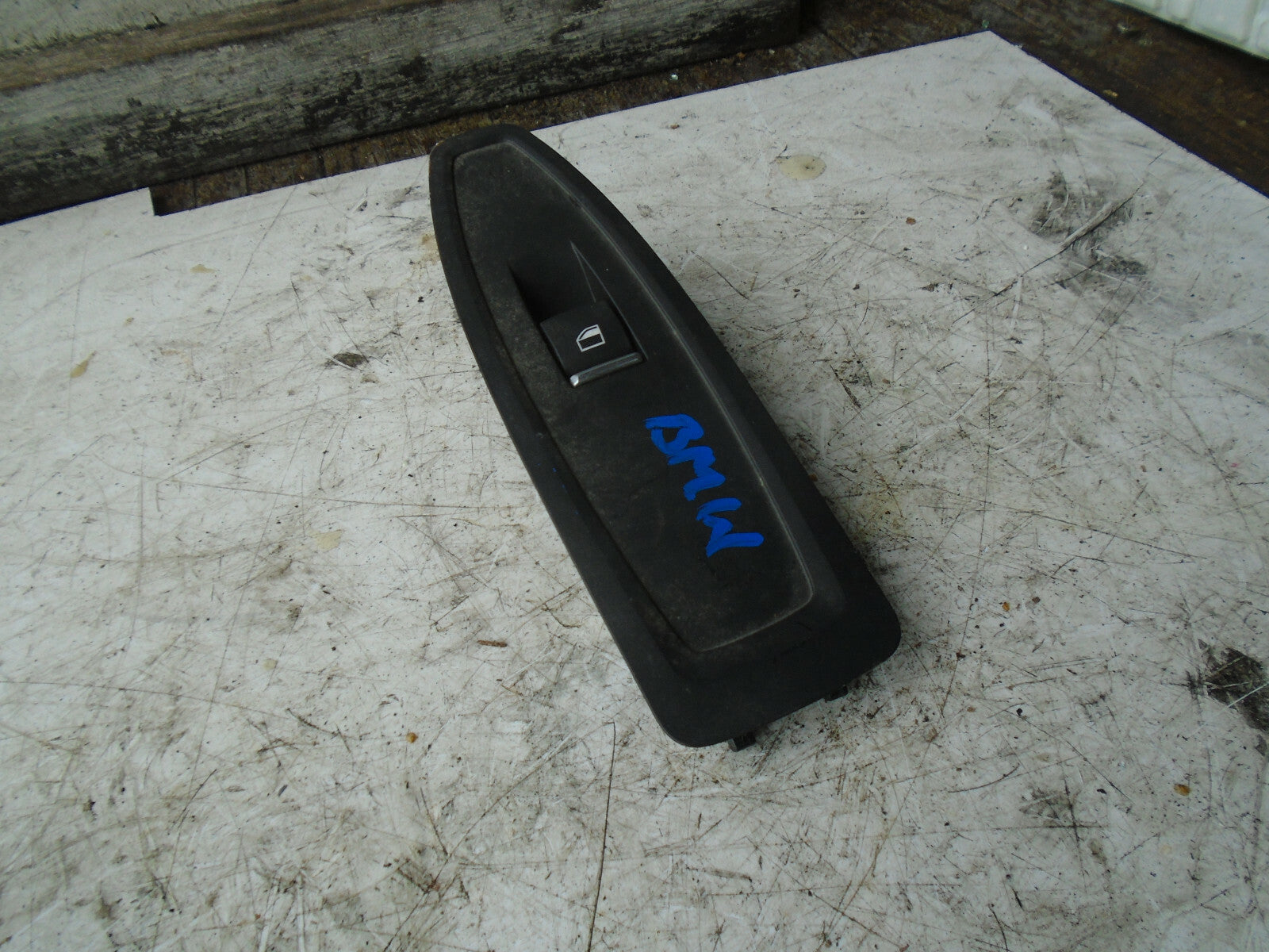 BMW 1 SERIES 116D F20 2018 NSF PASSENGER SIDE FRONT WINDOW SWITCH 9208107