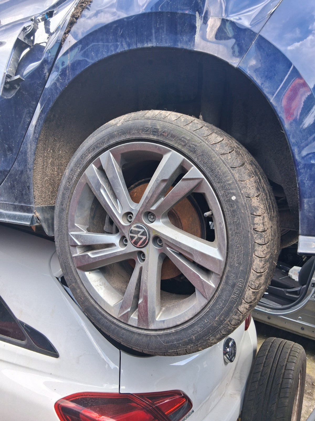 2022 VW VOLKSWAGEN GOLF MK8 R LINE 17 INCH ALLOY WHEEL WITH TYRE 225/45R17