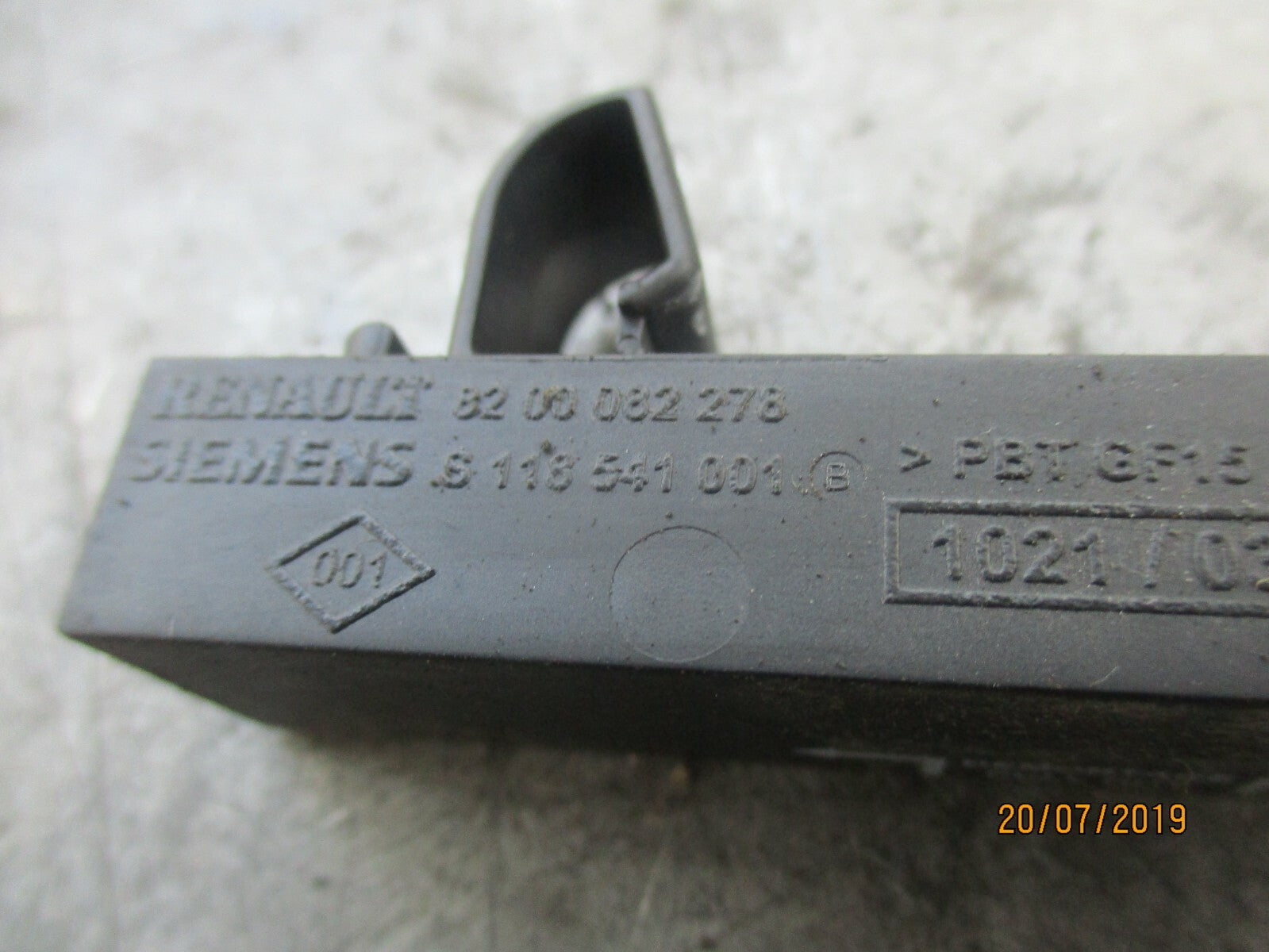 RENAULT CLIO MK3 HANDS FREE ANTENNA AERIAL TRANSMITTER 8200082278