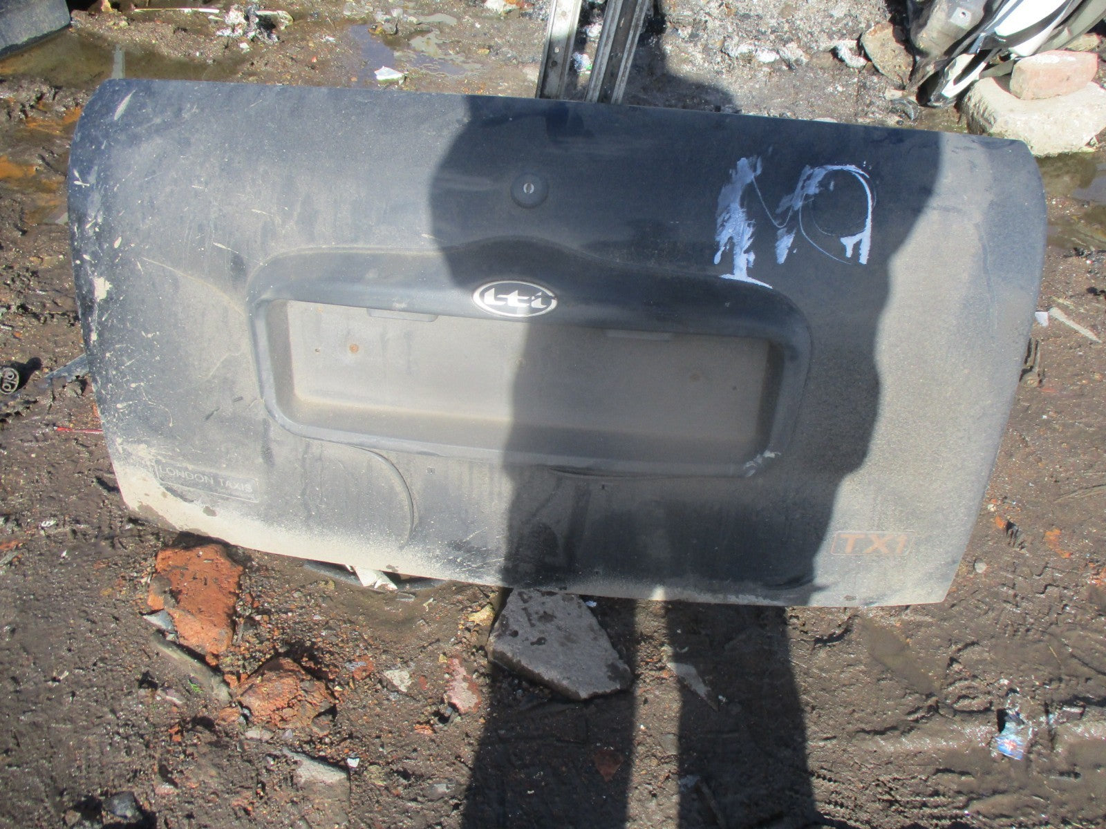 1999 LTI TX1 HACKNEY CARRAGE BOOTLID BOOT TAILGATE COMPLETE BLACK