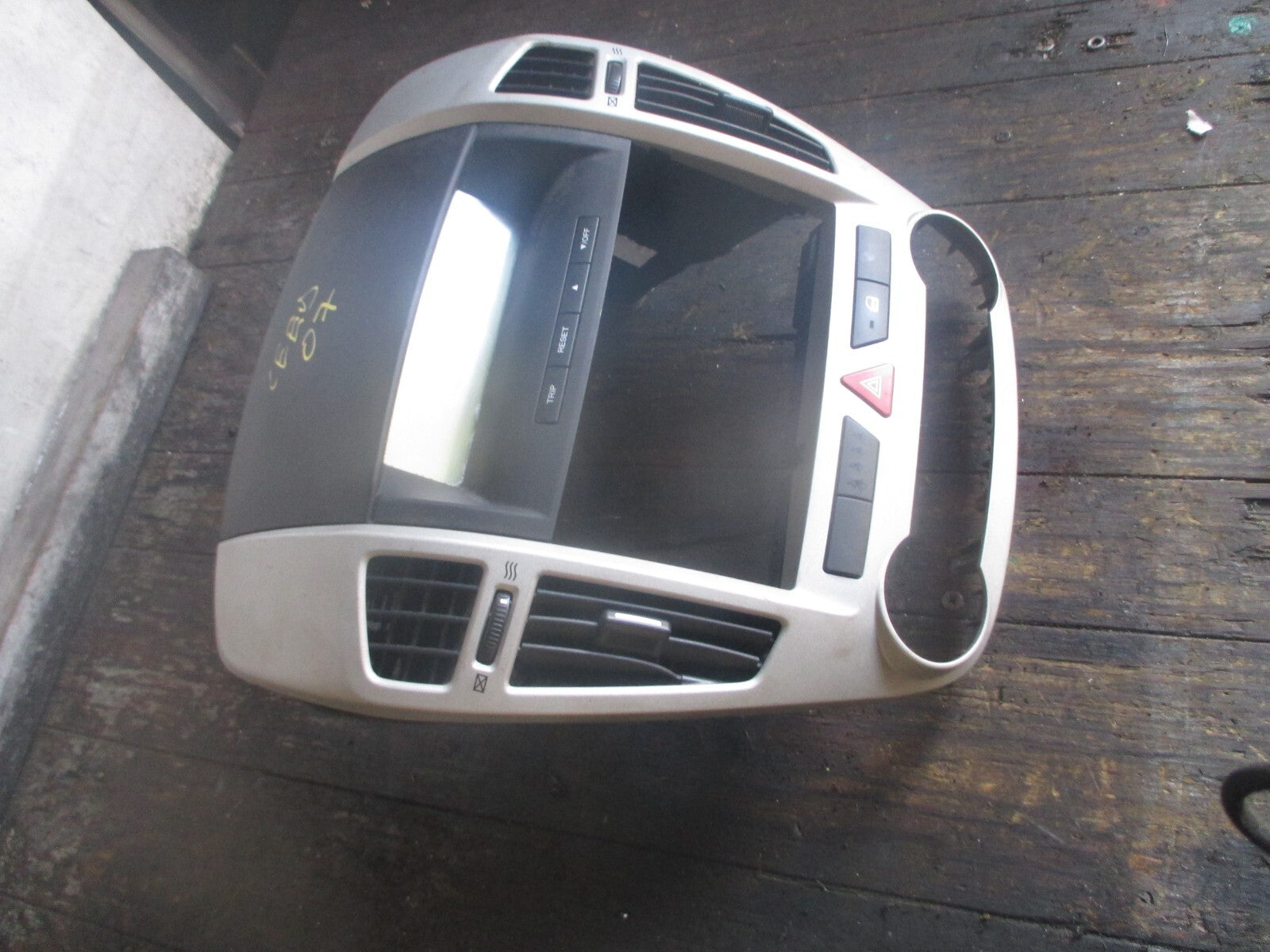 KIA CEED 2007 STEREO SURROUND TRIM AIR VENTS